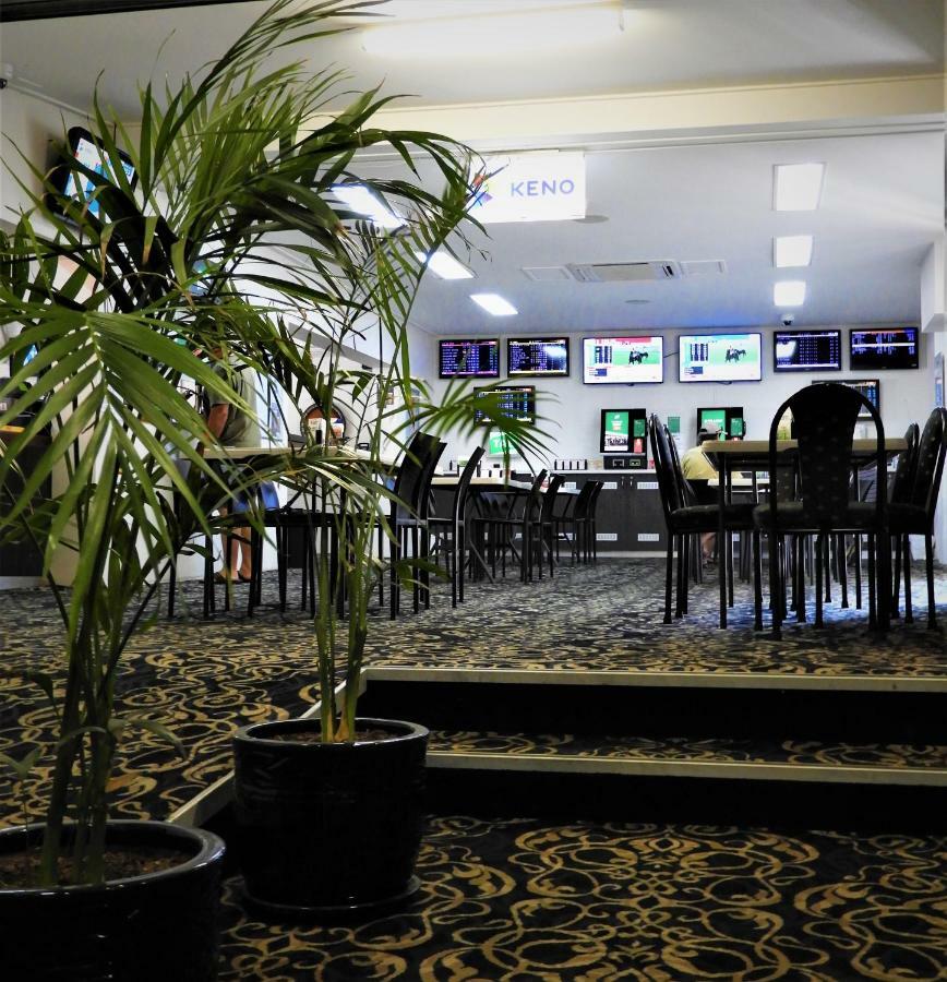 Railway Hotel Bundaberg Exterior photo